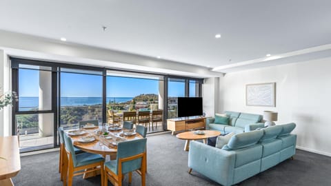 Balcony/Terrace, Living room, Dining area, Sea view