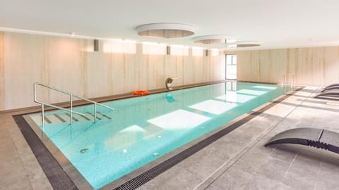 Area and facilities, Swimming pool