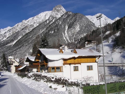 Property building, Winter