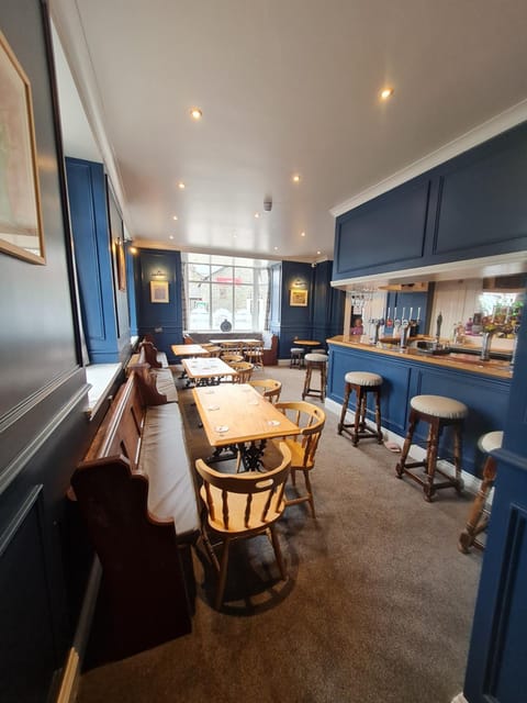 Restaurant/places to eat, Lounge or bar, Lounge or bar