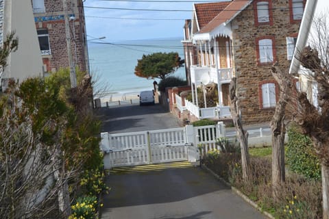 pleneuf val andre appart vue mer 2 à 4 personnes Apartment in Brittany