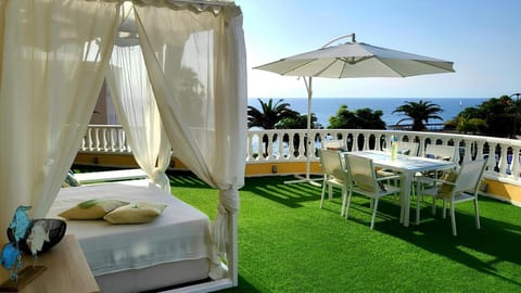 Day, View (from property/room), Balcony/Terrace, Photo of the whole room, Dining area, Sea view, sunbed