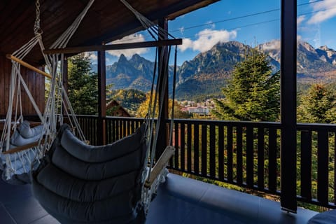View (from property/room), Balcony/Terrace, Mountain view