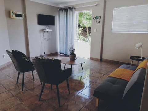 Ons Strandhuisie Mh18 in Pearly Beach House in Western Cape