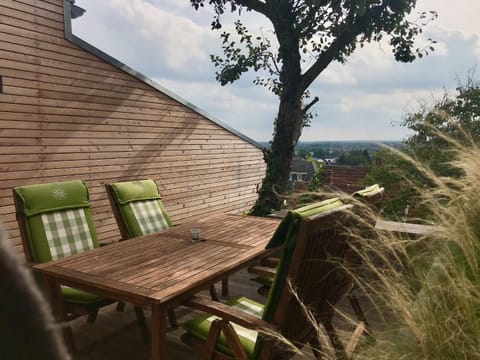 Day, View (from property/room), Dining area