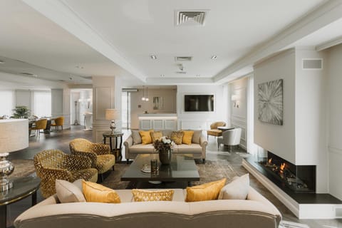 TV and multimedia, Lounge or bar, Seating area