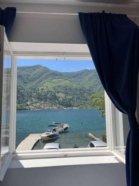 Mountain view, Sea view