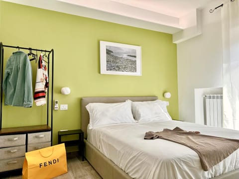 Bed, Photo of the whole room, Bedroom, internet, towels, wardrobe, air conditioner