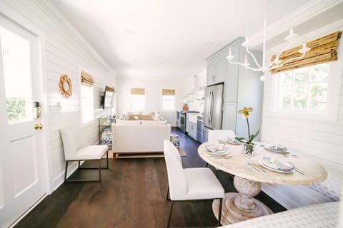 Living room, Photo of the whole room, Dining area