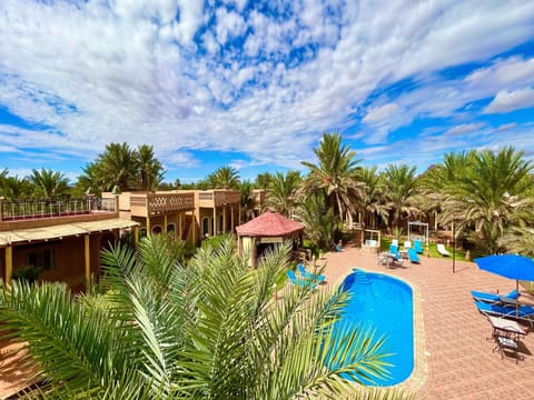 Patio, Spring, Day, Natural landscape, Garden, Garden view, Pool view, Swimming pool, Swimming pool, sunbed
