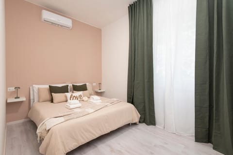 Bed, Decorative detail, Decorative detail, Bedroom, air conditioner