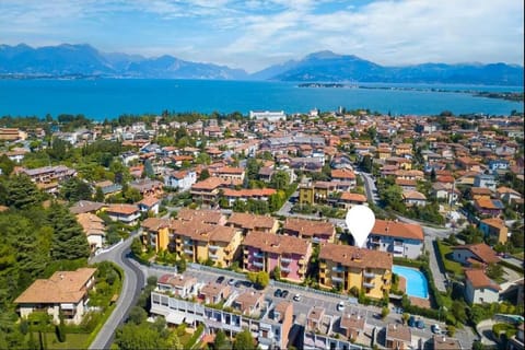 Neighbourhood, Bird's eye view, City view, Location