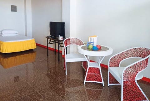 TV and multimedia, Photo of the whole room, Seating area, Bedroom