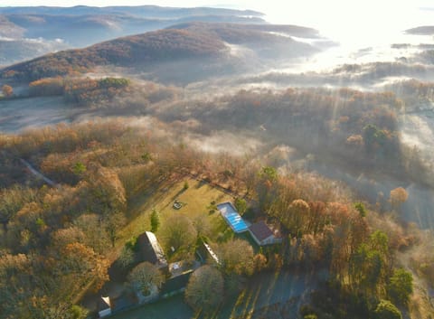 Property building, Natural landscape, Bird's eye view, Winter, Garden, Hiking, Swimming pool, Sunrise