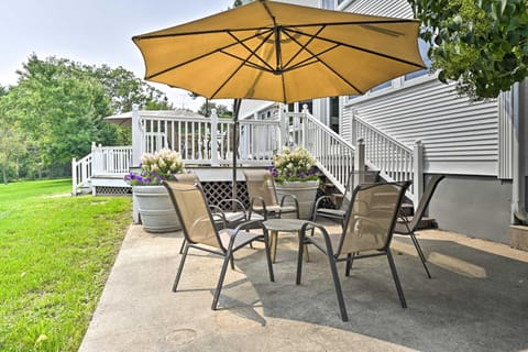 Large Home with Indoor Basketball Court and Game Room! House in Wisconsin Dells