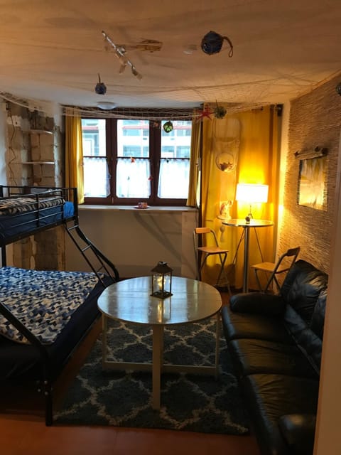 Living room, Seating area, Dining area, Bedroom, kitchen
