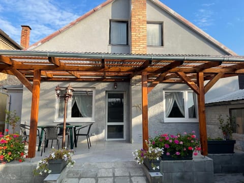Property building, Balcony/Terrace