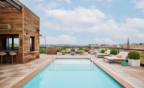 Restaurant/places to eat, Swimming pool