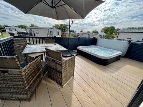 Patio, Hot Tub, Seating area