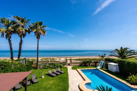 Solarium, Other, Beach, Sea view, Area and facilities, Swimming pool
