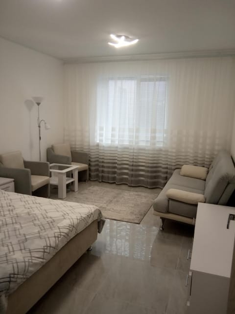 Bed, Living room