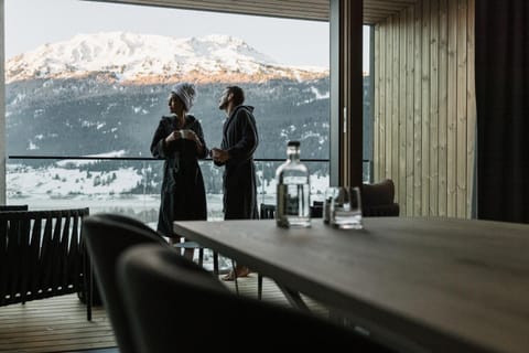 View (from property/room), Balcony/Terrace, Lake view, Mountain view