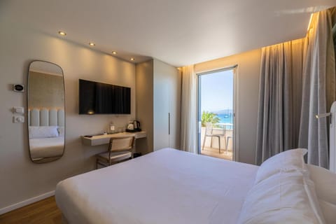 Balcony/Terrace, Photo of the whole room, Street view