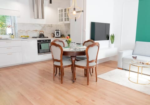 Kitchen or kitchenette, Living room, Dining area