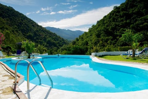 Day, Swimming pool