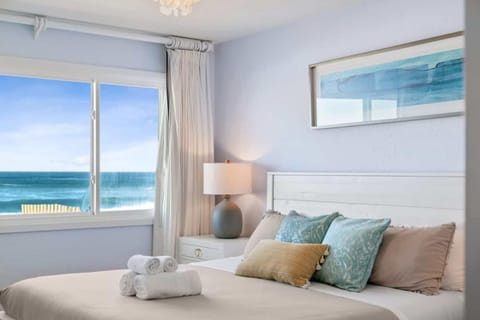 Bed, Photo of the whole room, Beach, Bedroom, Sea view, towels