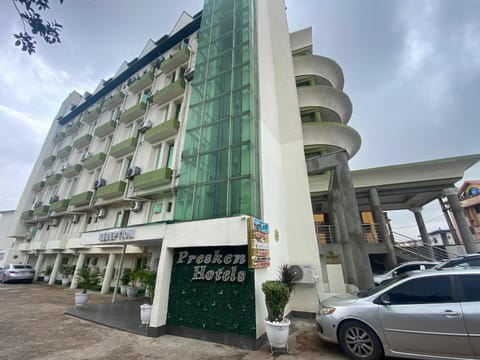 Property building, Day, Location, Parking
