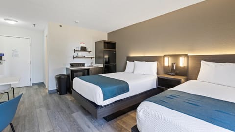 Kitchen or kitchenette, Bedroom, kitchen