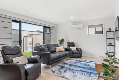 TV and multimedia, Living room, air conditioner