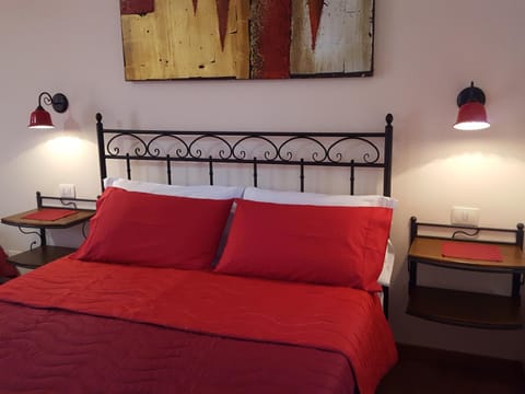 Bed, Photo of the whole room