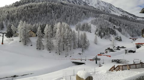 Day, Bird's eye view, Winter, Skiing, On site