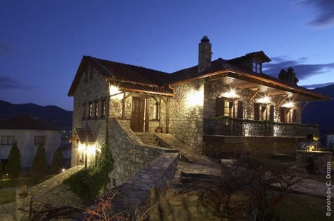 Facade/entrance, Night