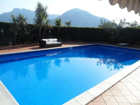 Patio, Patio, Facade/entrance, Natural landscape, Bird's eye view, Garden, Balcony/Terrace, Floor plan, Area and facilities, Swimming pool, Swimming pool