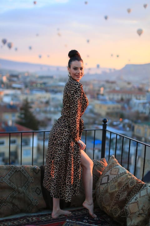 On-site shops, Balcony/Terrace, City view, Sunrise