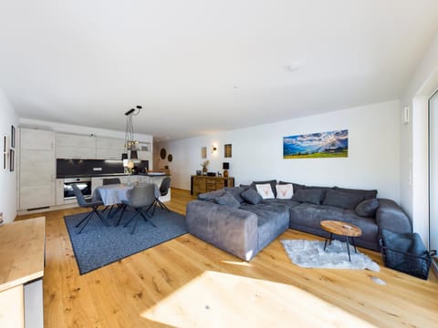 Living room, Seating area, Dining area, kitchen