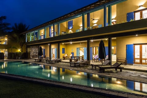 Property building, Swimming pool, Swimming pool