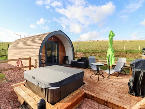 Gander Pod at Salford Court Farm Fishing Cabins Cabin in Malvern Hills District
