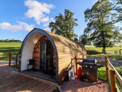 Goose Pod at Salford Court Farm Fishing Cabins Cabin in Malvern Hills District