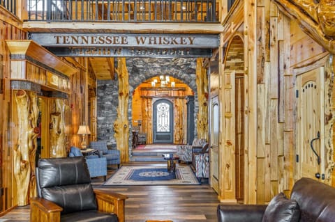 Tennessee Whiskey, Indoor Pool, Amazing Views, Theater Room, Hot Tub, 5 Star Luxury! House in Sevier County