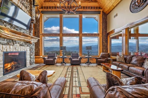 Tennessee Whiskey, Indoor Pool, Amazing Views, Theater Room, Hot Tub, 5 Star Luxury! House in Sevier County