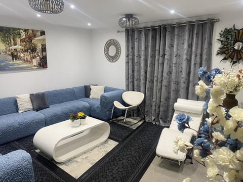 ☆Igloo MagnoliaView Luxe Townhouse + Free Parking☆ House in Leeds