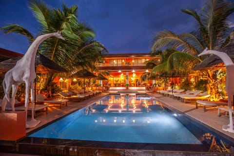 Property building, Night, Pool view, Swimming pool, sunbed