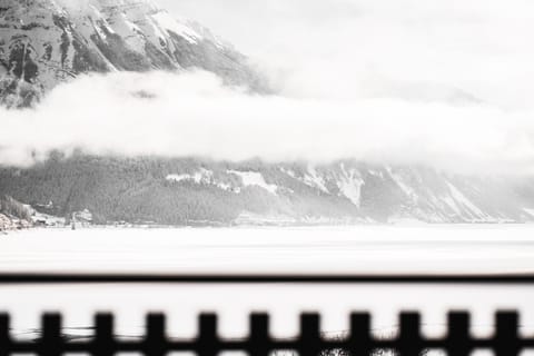 View (from property/room), Balcony/Terrace, Lake view