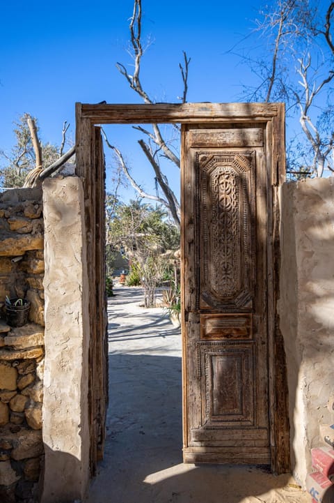 Facade/entrance, Day