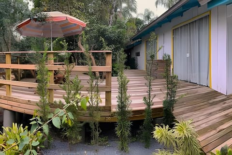 Property building, Patio, Spring, Day, Garden, Balcony/Terrace, Garden view