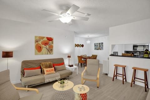 Yacht Club Newly renovated parking included Apartment in Sunny Isles Beach